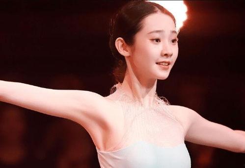 张艺凡爆料视频大全下载,揭秘幕后故事与精彩瞬间