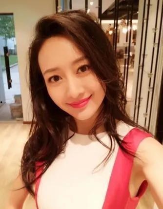 明星爆料小太妹是谁呀视频,明星爆料小太妹身份之谜  第2张