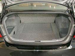 宝马3系最新爆料视频,性能与科技的双重飞跃 第2张 宝马3系最新爆料视频,性能与科技的双重飞跃 第2张