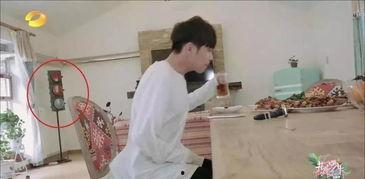 卓伟爆料唐艺昕视频,真相揭秘引网友热议  第3张