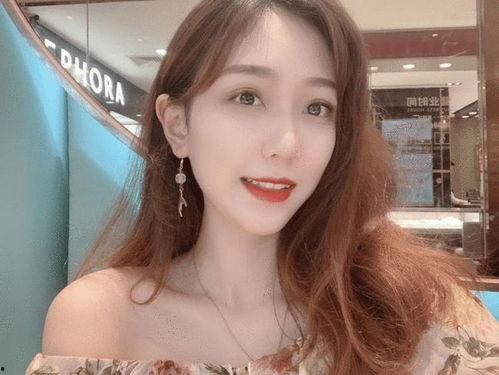 网红吃瓜女生,揭秘娱乐圈幕后真相 第2张 网红吃瓜女生,揭秘娱乐圈幕后真相 第2张