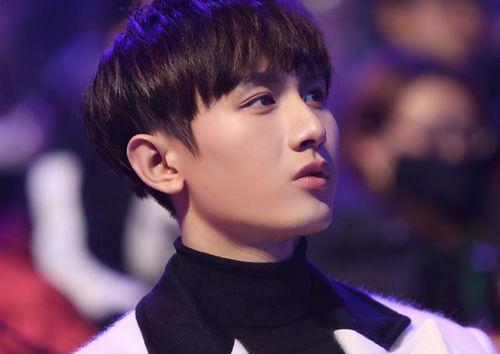 成毅今日爆料,一场关于真实与虚幻的深度对话  第2张